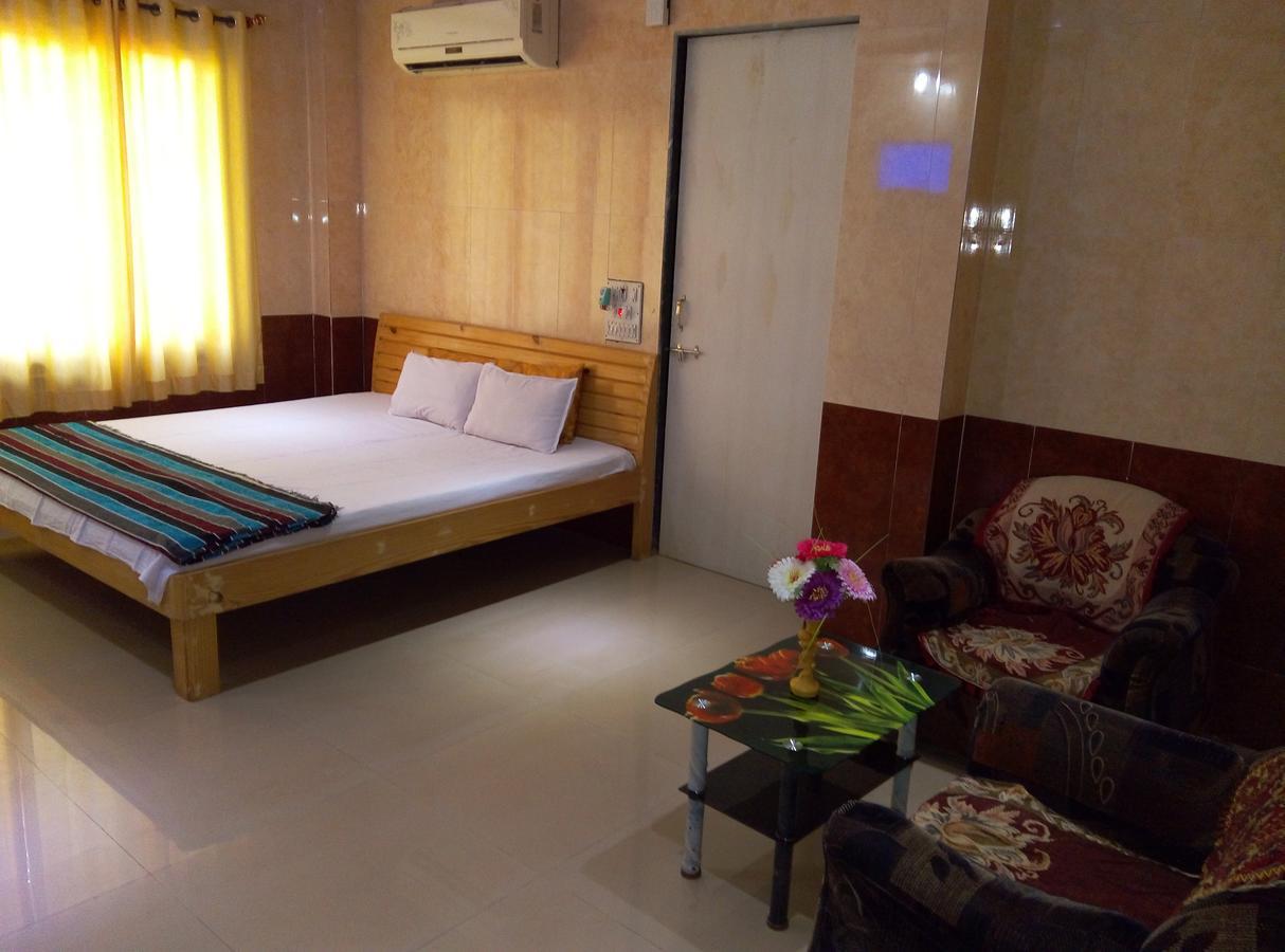Om Shree Bed And Breakfast Harihareshwar Extérieur photo